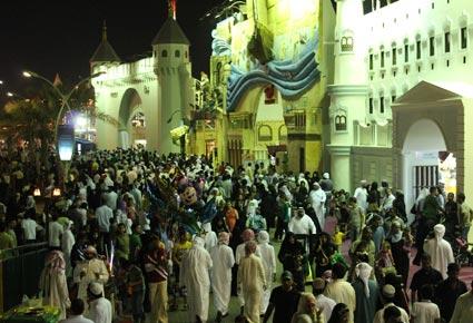 اكثر من 600 ألف زائر في إحتفالات العيد في القرية العالمية